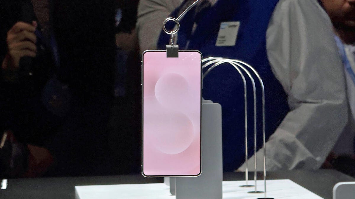 三星 Galaxy S25 Edge 传闻：电池、相机和价格可能已经泄露