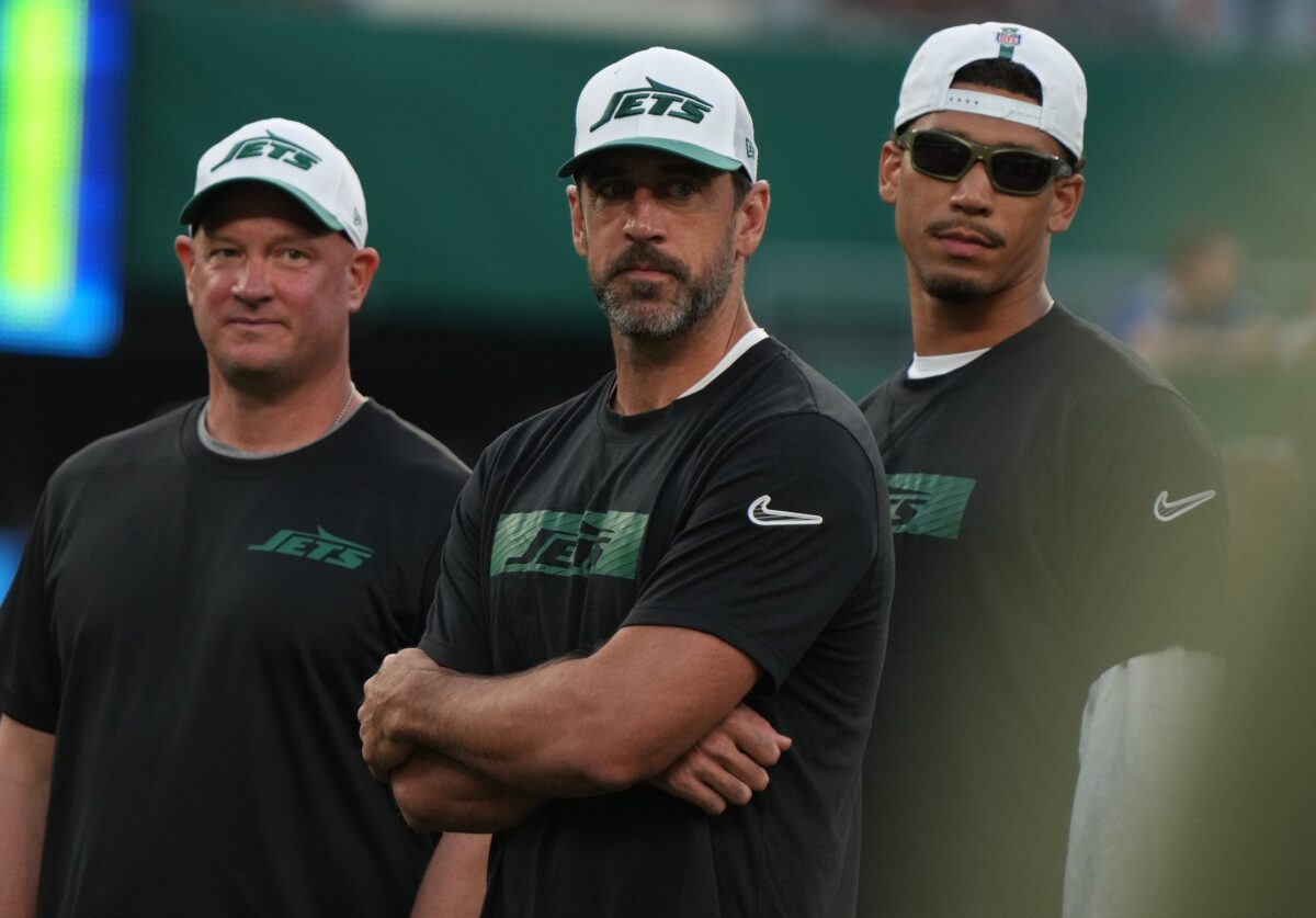“比 AI 更复杂;“ 亚伦·罗杰斯 （Aaron Rodgers） 收到匹兹堡钢人队老板的后门刺拳