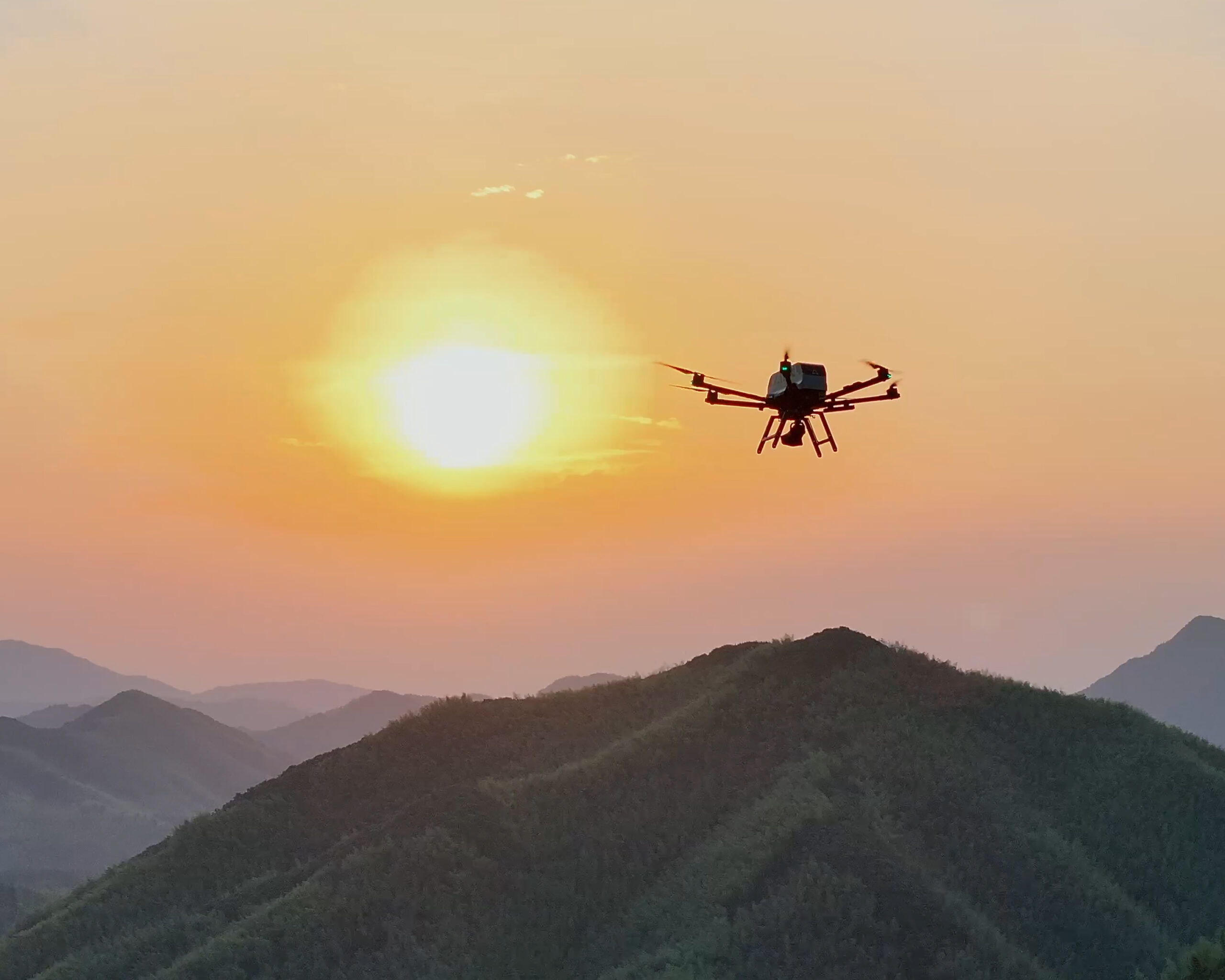 “A2Z 无人机交付开始 FAA 对 Longtail AirDock Edition 无人机的适航审查”