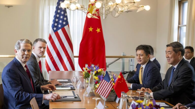 中国抨击美国禁止使用华为 Ascend 高级计算机芯片的新规定