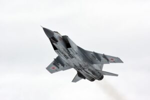 警报：俄罗斯新型 KS-172 空对空导弹将 MIG-31 的交战距离扩大到 400 公里