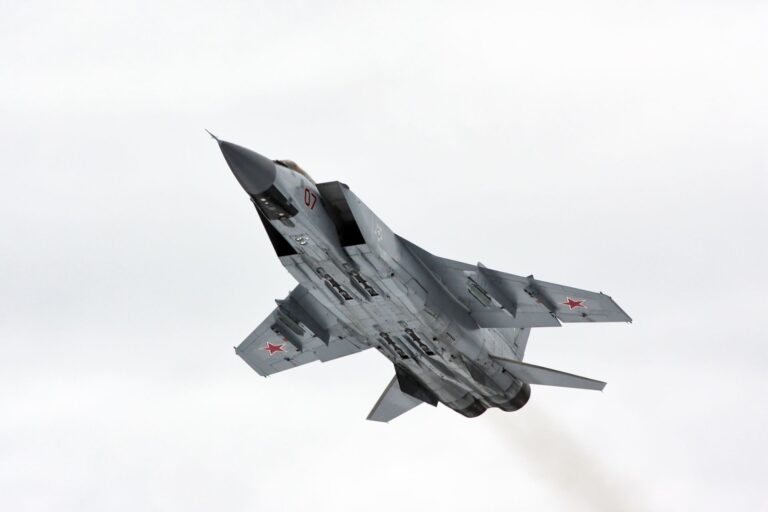 警报：俄罗斯新型 KS-172 空对空导弹将 MIG-31 的交战距离扩大到 400 公里