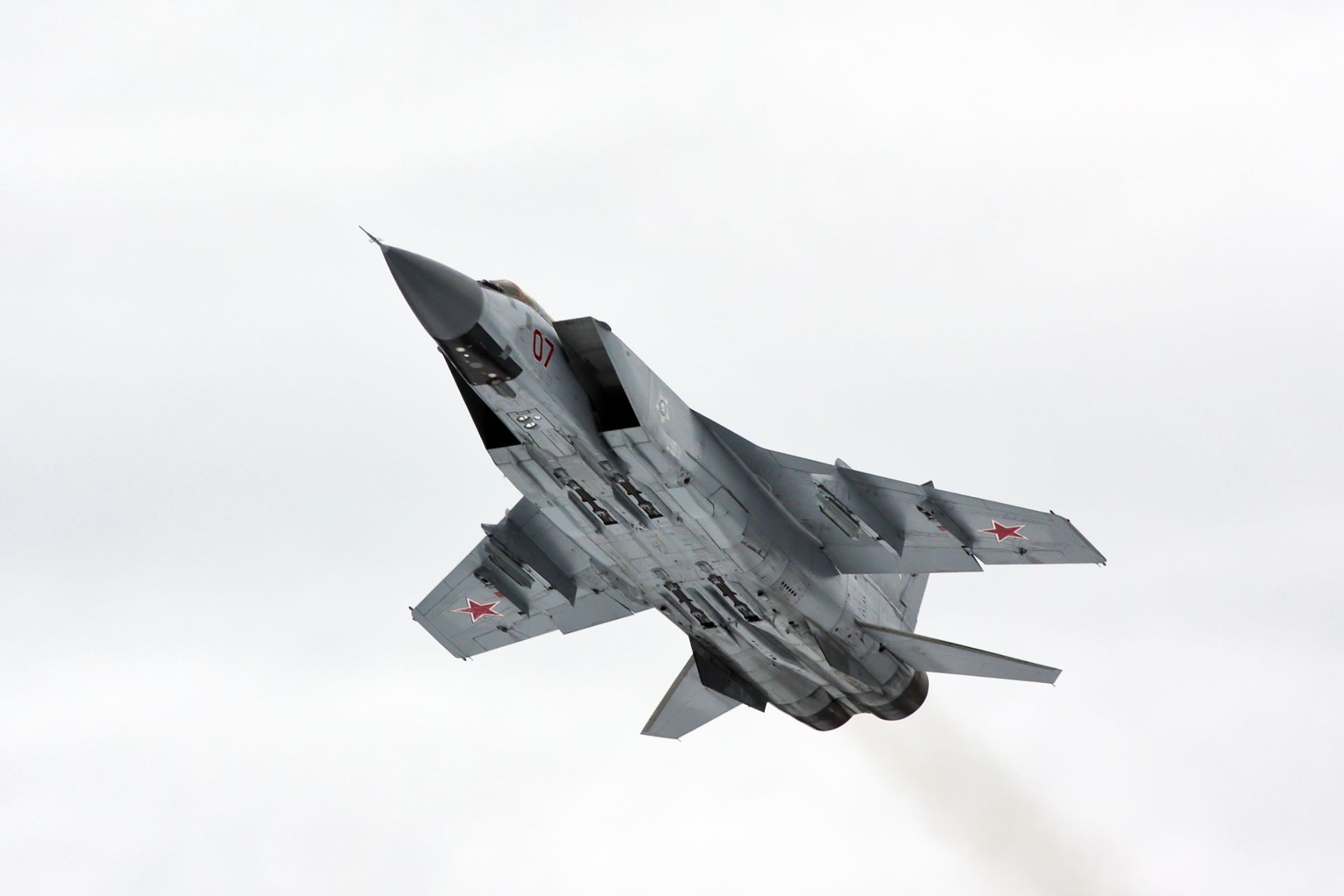 警报：俄罗斯新型 KS-172 空对空导弹将 MIG-31 的交战距离扩大到 400 公里