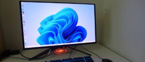 华硕 ROG Swift PG27UCDM 4K 240 Hz QD-OLED 游戏显示器评测：各方面均高端