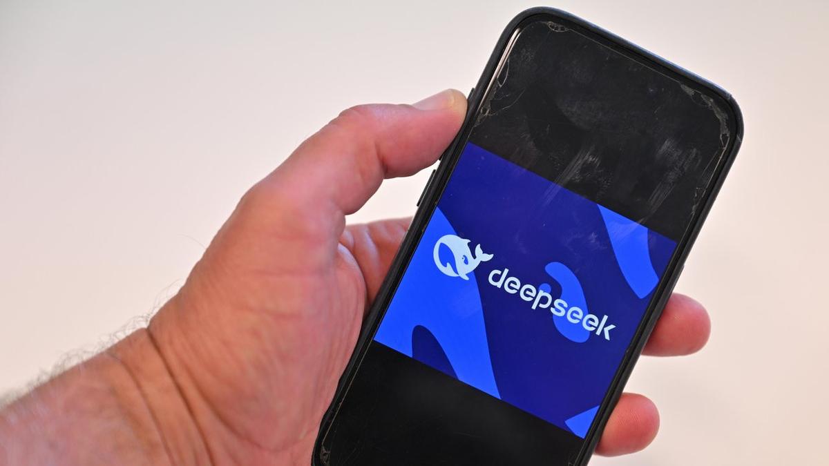 DeepSeek 发布 AI 推理模型更新