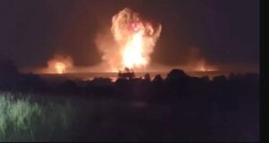 乌克兰大规模无人机袭击在俄罗斯利佩茨克地区引发火灾