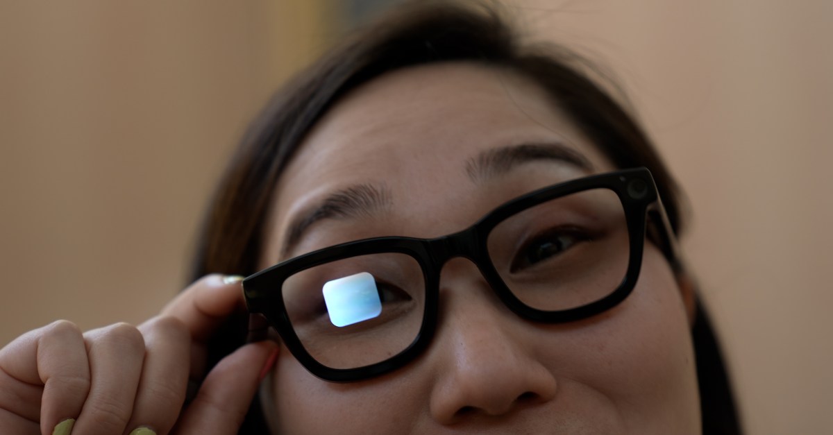 我们试用了 Google 的原型 AI 智能眼镜