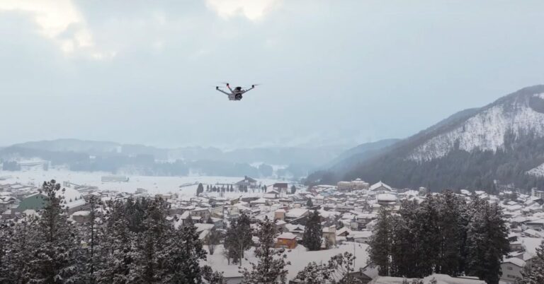 DJI 无人机大声警告，在雪坡发现风险 [视频]