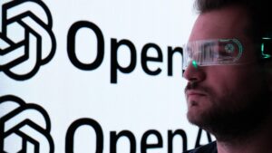 AI主导权之战：OpenAI的行动针对苹果和谷歌
