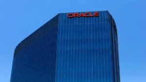 据《金融时报》报道，甲骨文将为 OpenAI 的美国数据中心购买价值 400 亿美元的英伟达芯片