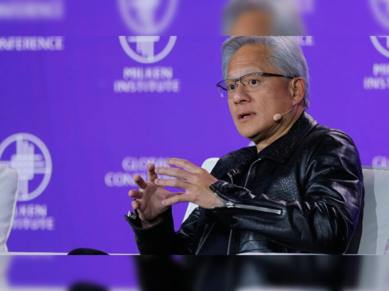 英伟达 CEO 称特朗普的再工业化政策“有远见”