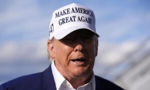 唐纳德·特朗普总统说，俄罗斯领导人弗拉基米尔·普京“绝对疯了！”