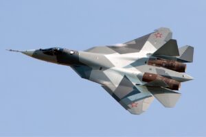 俄罗斯的 S-70 无人机将与 Su-57 战斗机并肩作战