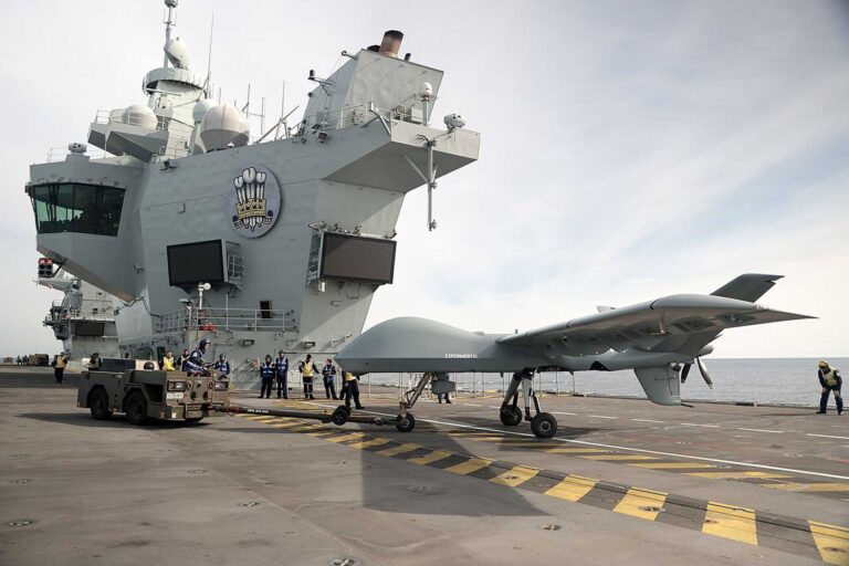 突发新闻：英国考虑使用美国 MQ-9 无人机在英国海军航空母舰上发挥空中预警作用