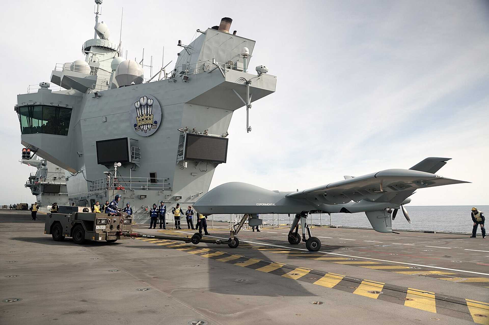突发新闻：英国考虑使用美国 MQ-9 无人机在英国海军航空母舰上发挥空中预警作用