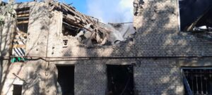 俄罗斯在最新一波袭击中在乌克兰各地造成 10 人死亡，31 名平民受伤——赫尔松伤亡最严重