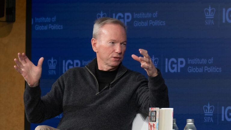 埃里克·施密特 （Eric Schmidt） 表示，我们不应该害怕人工智能——除了核战争的风险