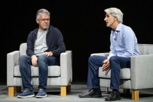 Apple 将向开发人员开放 AI 模型，押注这将刺激新应用程序
