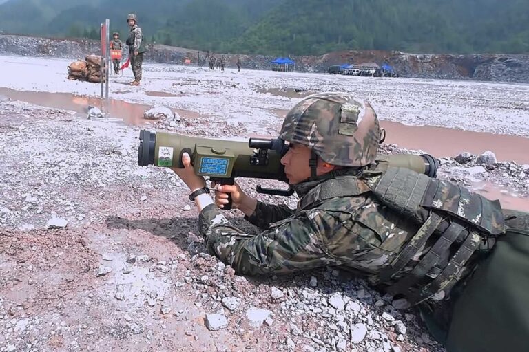 中国部署了带有可编程弹头的 DZJ08 80 毫米火箭发射器的新变体，以支持城市战斗中的突破行动