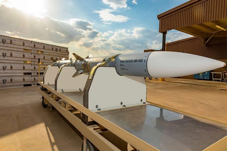 土耳其战斗机将通过采购 AIM-120C-8 导弹增强空战优势
