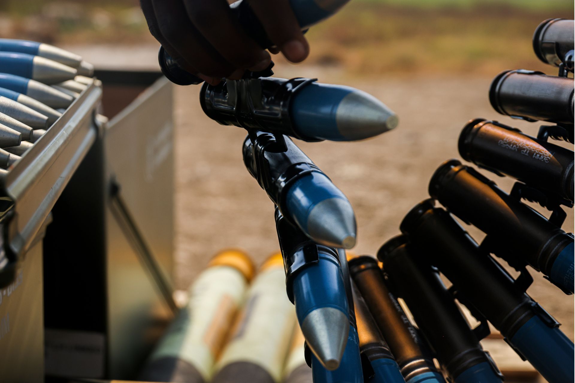 KNDS Belgium 通过与北约和前苏联系统兼容的 30 毫米弹药加强乌克兰的自主性