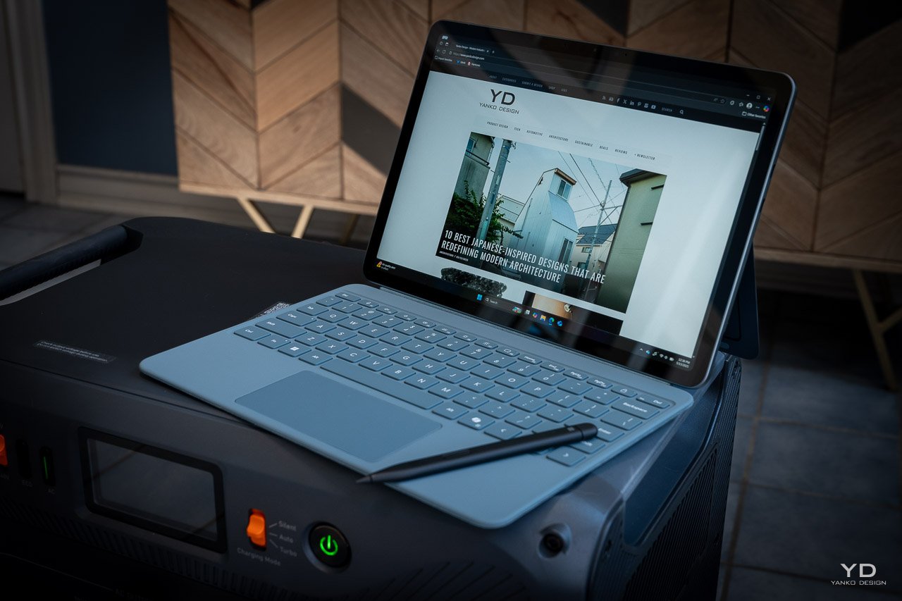 Microsoft Surface Pro 12 评测：紧凑型 Copilot+ Windows 设备专为静音、耐力和适应性而打造