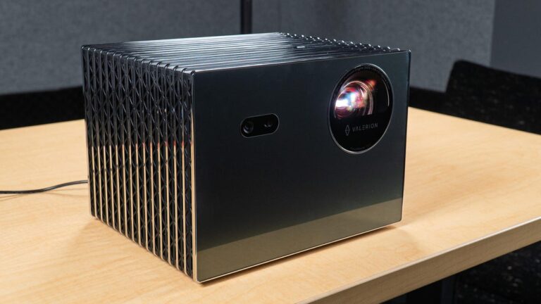 这款 4K 激光投影仪提供与传统电视相匹配的华丽视觉效果 – 2 周后的购买建议