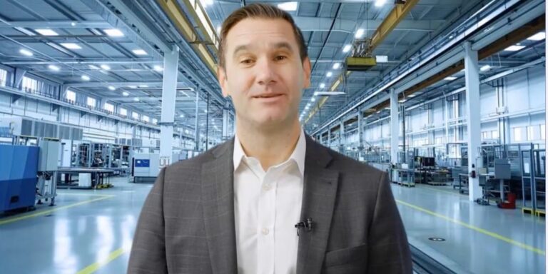 这家银行正在使用其分析师的 AI 版本来满足客户对视频的需求