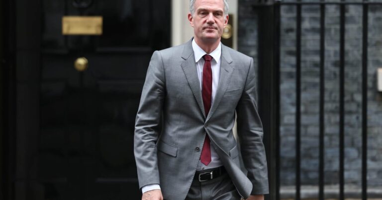 英国大臣承认对人工智能和版权争议“遗憾”