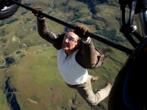 Mission： Impossible： The Final Reckoning 评论 – 提供动：Ethan 和团队再次挫败一个一心想要全球末日的自学 AI 怪物。