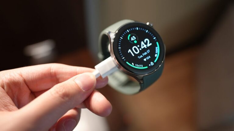 这款去年发布的 Android 智能手表仍然超越了竞争对手 – 并且正在打折