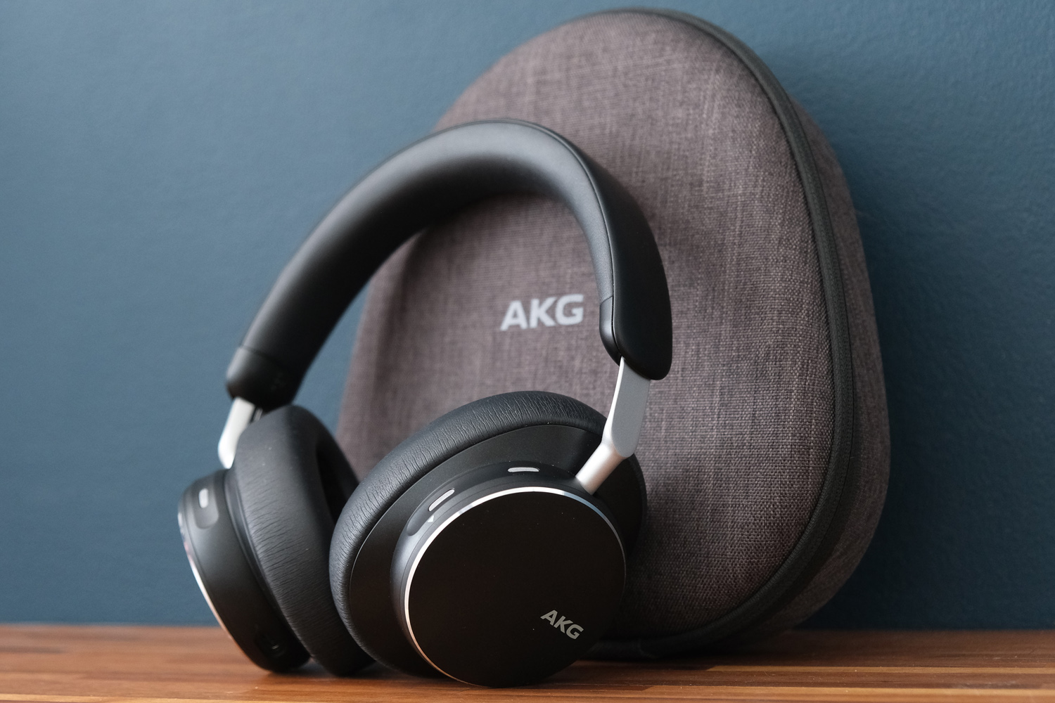 我希望所有耳机都具有 Akg N9 Hybrid 的巧妙连接性——这就是为什么它是一个很好的旅行伴侣