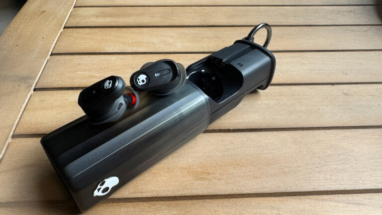 Skullcandy 的 Bose 调音 Method 360 ANC 赢得了我的青睐，但有一个设计选择让我感到困惑