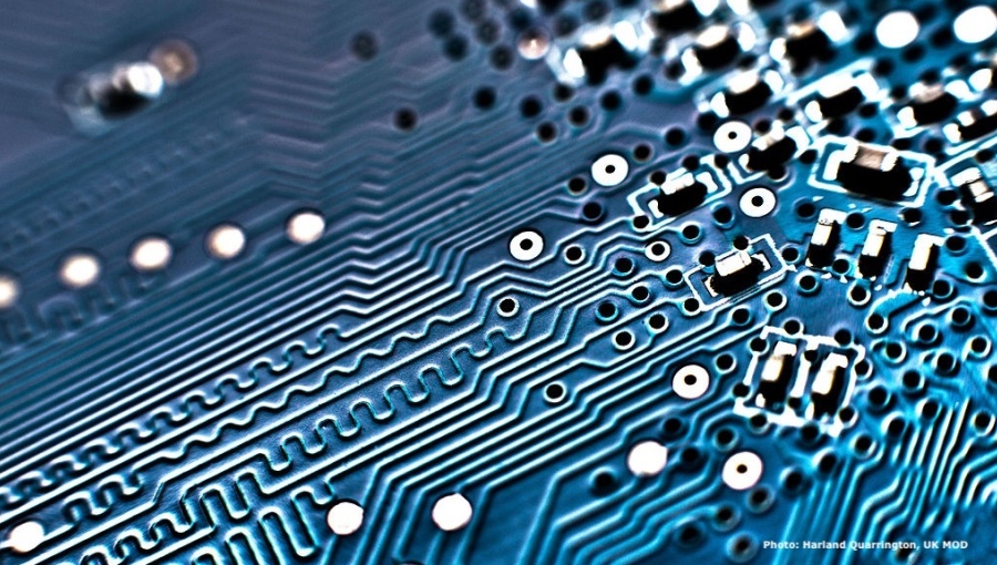 Bertrand：美国将在全球任何地方使用非美国 AI 微芯片定为犯罪