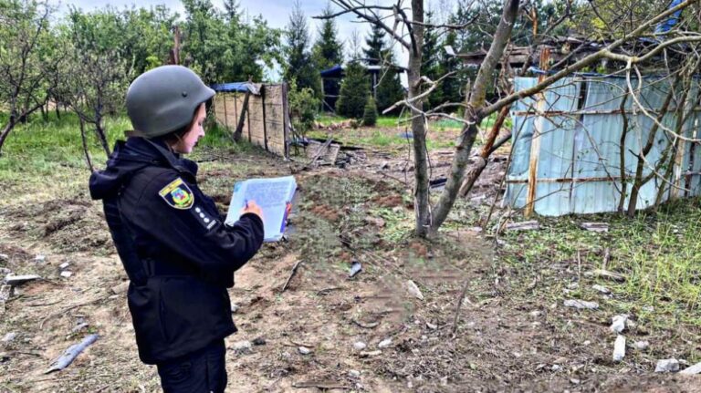 俄罗斯无人机袭击波尔塔瓦州和基辅州，点燃房屋、汽车和森林