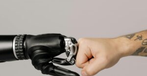 如果您想保持优势，是时候与 AI 合作了