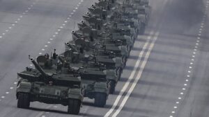 随着中国国家主席习准备飞往普京的胜利日展示会，乌克兰向莫斯科发动了更多无人机袭击 - 而俄罗斯在计划停火前数小时对基辅进行报复性打击