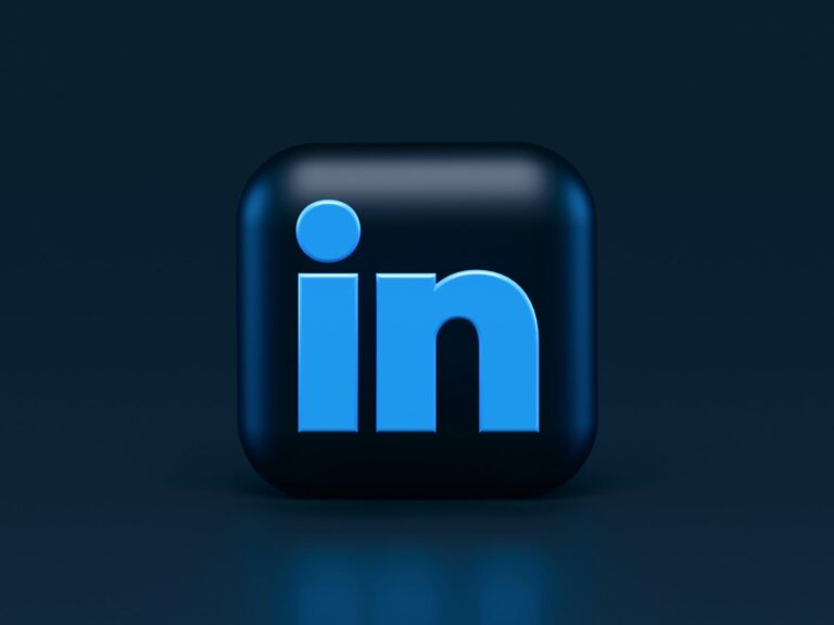 AI vs. Ghostwriter：谁写了最好的 LinkedIn 帖子？