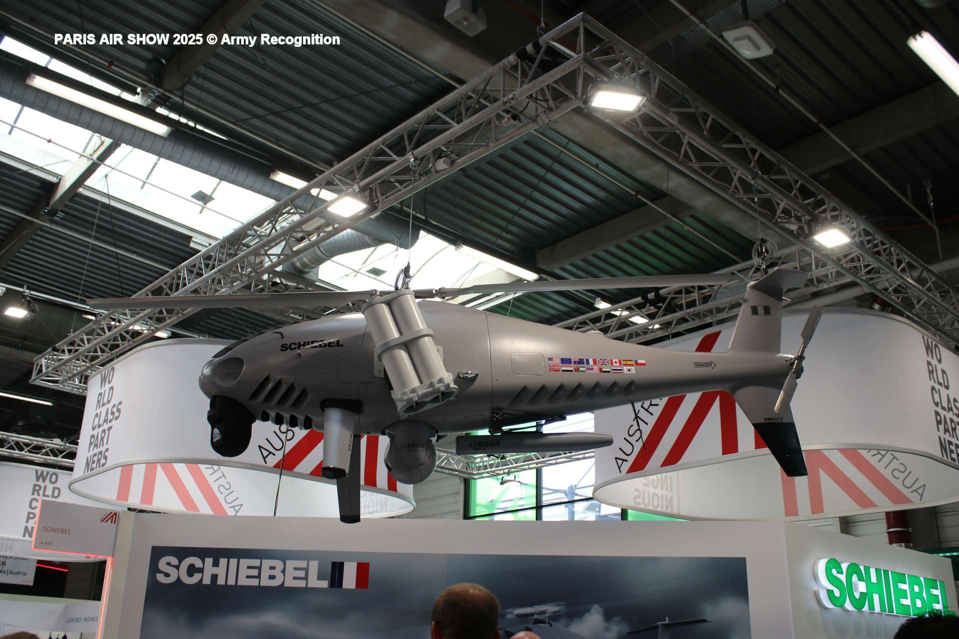 奥地利 Schiebel S-300 直升机无人机配备新型反潜战传感器，标志着海上防御的转变
