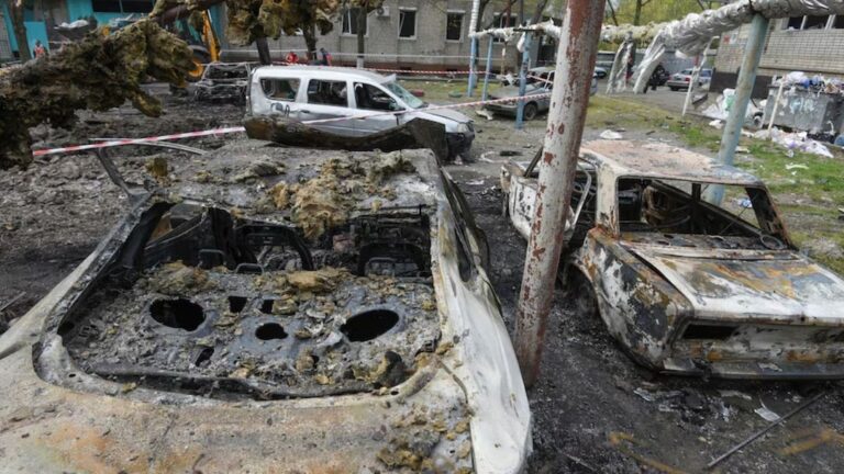 俄罗斯表示，在夜间袭击中击落了 40 多架乌克兰无人机