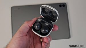 尽管价格较低，但 Galaxy Buds Core 仍然具有重要功能