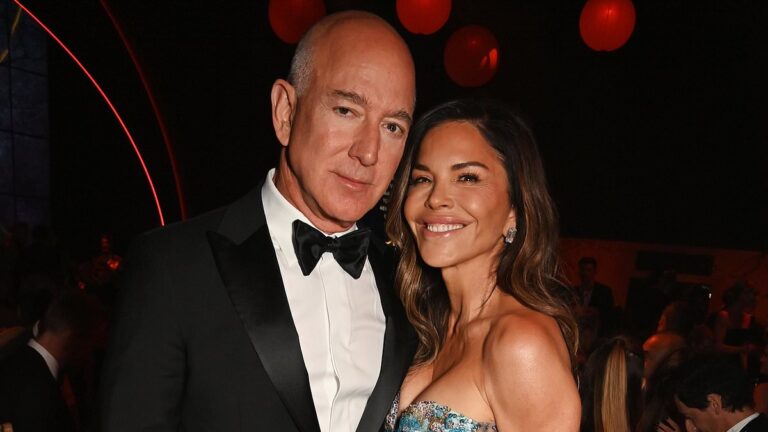 专家表示，杰夫·贝佐斯 （Jeff Bezos） 和劳伦·桑切斯 （Lauren Sanchez） 的婚礼“更像是拉斯维加斯而不是凡尔赛宫”，并且“破坏了这对夫妇雄心勃勃的品牌”