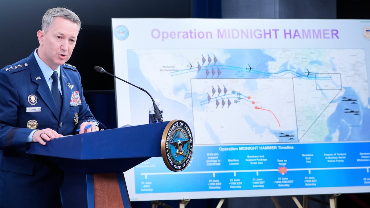 五角大楼领导人对伊朗的成功打击表示欢迎，但对报复持谨慎态度