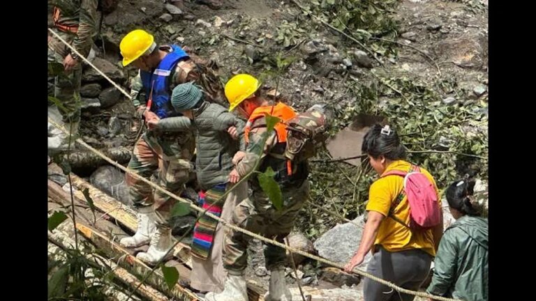 配备探地雷达的无人机帮助印度军队进行锡金山体滑坡救援