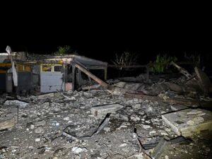 过去一天，俄罗斯在乌克兰各地的袭击造成至少 6 人死亡，26 人受伤