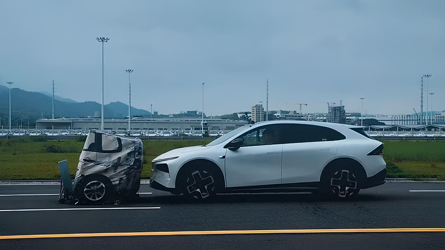 小鹏 G7 SUV 完成 130 公里/小时自动驾驶紧急制动测试