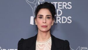 法官在 Sarah Silverman 和其他作者提起的 AI 诉讼中为 Meta 做出裁决，但警告在训练模型中非法使用受版权保护的作品