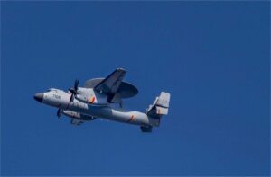 警报：中国即将投入运营部署 KJ-600 舰载预警机以与美国 E2D 竞争