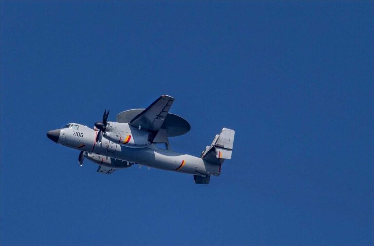 警报：中国即将投入运营部署 KJ-600 舰载预警机以与美国 E2D 竞争