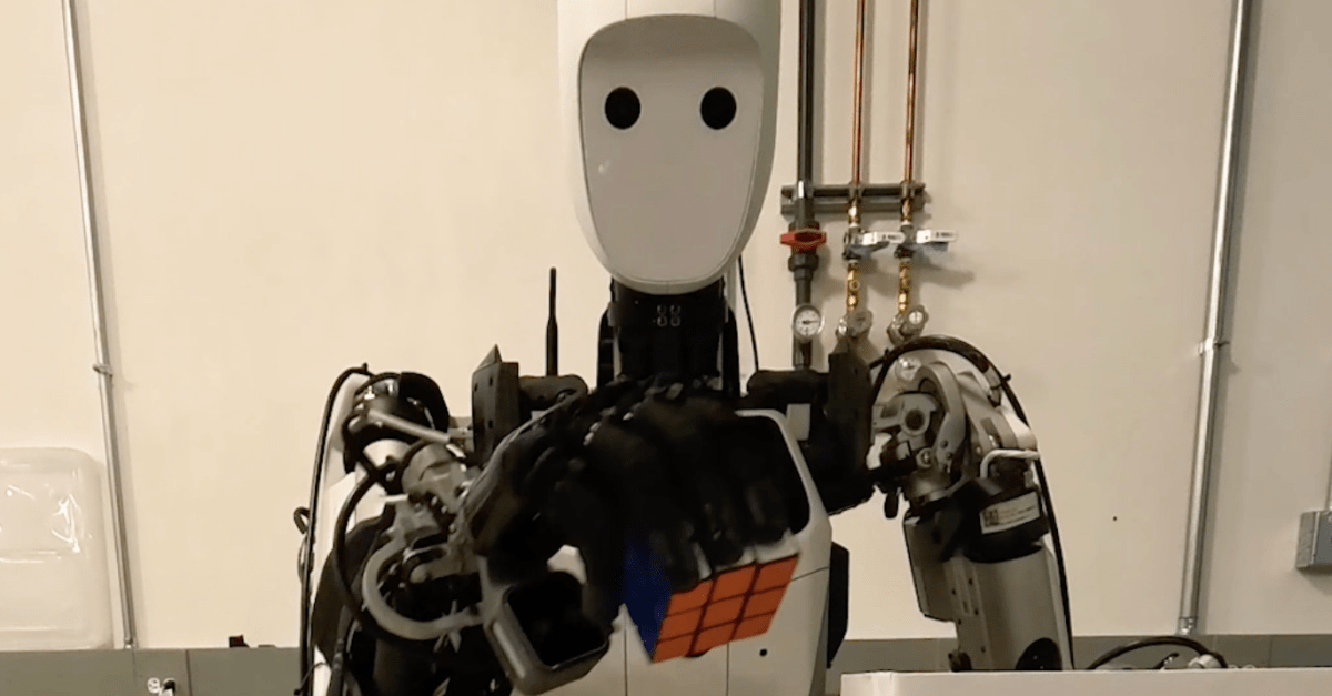 Google DeepMind 优化的 AI 模型直接在机器人上运行